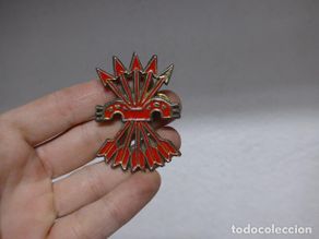 Military Antiques: Antigua insignia emblema de yugo y flechas de Falange de años 80, transicion politica
